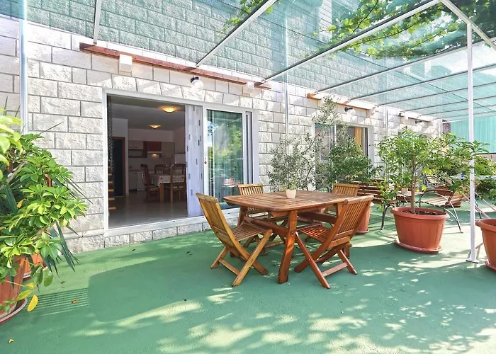 Katarina * Hvar Town