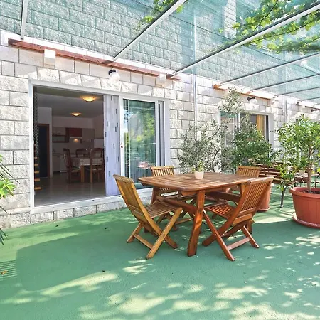 Katarina * Hvar Town